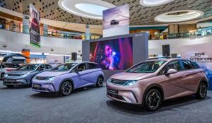 BYD ra mắt Dolphin EV tại Singapore