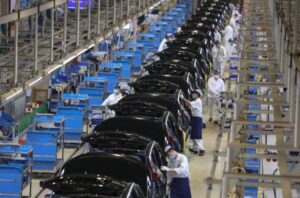 Toyota, Nissan và Honda sụt giảm doanh số ở Trung Quốc