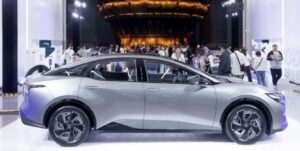Toyota thu hồi hơn 12.000 chiếc xe điện bZ3
