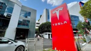 Tesla khơi lại cuộc chiến giá xe điện ở Trung Quốc