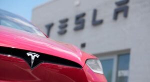 Trung Quốc chiếm 39% chuỗi cung ứng pin của Tesla