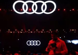 Audi sắp bắt kịp BMW và Mercedes trong cuộc đua xe điện
