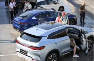Pháp ngăn xe điện giá rẻ Trung Quốc tràn ngập thị trường