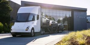 Tesla sẽ giao hàng Cybertruck vào tháng 11