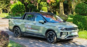 Xe bán tải điện Geely Radar RD6 ra mắt tại Lào