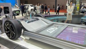 Cuộc chiến giá pin: CATL, BYD đẩy giá pin xuống sâu hơn