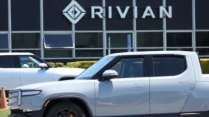 Cổ phiếu Rivian và Lucid lao dốc do doanh số EV đáng thất vọng