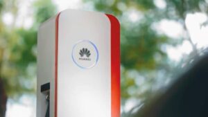 Huawei tung ra bộ sạc EV cực nhanh tại Trung Quốc, cạnh tranh với Tesla