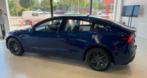 Tesla thu hồi 8.700 ô tô ở Trung Quốc