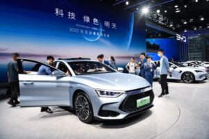 Vương quốc Anh mở cửa cho các thương hiệu xe điện Trung Quốc