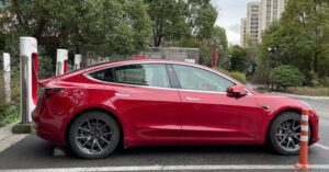 CATL hợp tác với Tesla về pin sạc nhanh