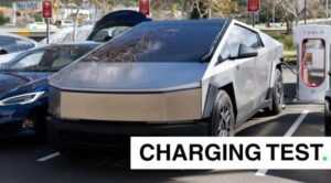 Tesla Cybertruck không sạc nhanh hơn Rivian EV