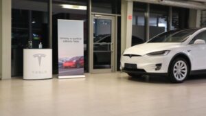 Tesla xuất hiện tại triển lãm ô tô lớn nhất Ba Lan