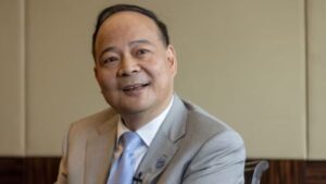 Vua pin Trung Quốc từ chối thương mại hóa xe điện thể rắn trong nhiều năm nữa