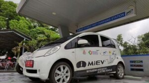 Indonesia tìm biện pháp giảm giá xe điện trong nước
