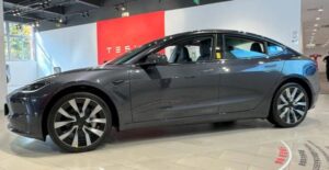 Tesla tăng cường sa thải nhân viên ở Trung Quốc