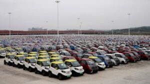 Trung Quốc ngưng trợ cấp mua xe điện tại nhiều khu vực do cạn ngân sách