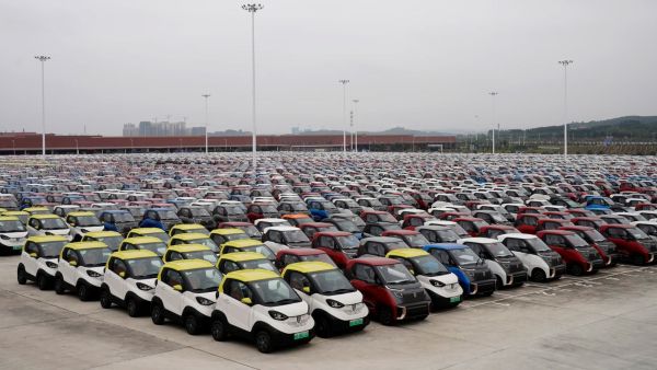 Trung Quốc ngưng trợ cấp mua xe điện tại nhiều khu vực do cạn ngân sách